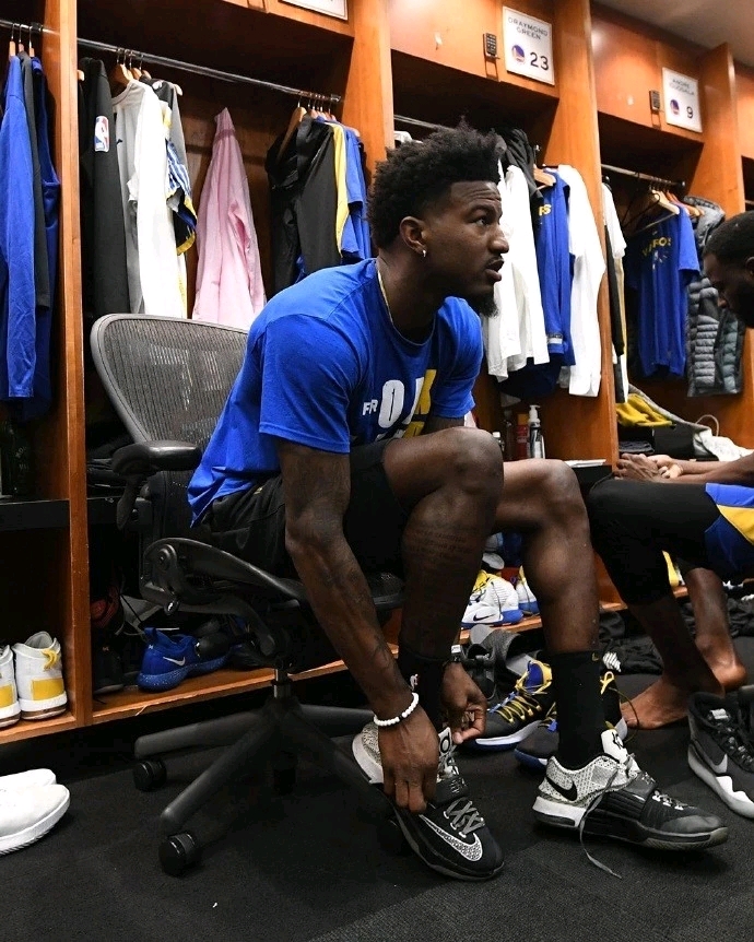 进与禁区前 进与禁区前